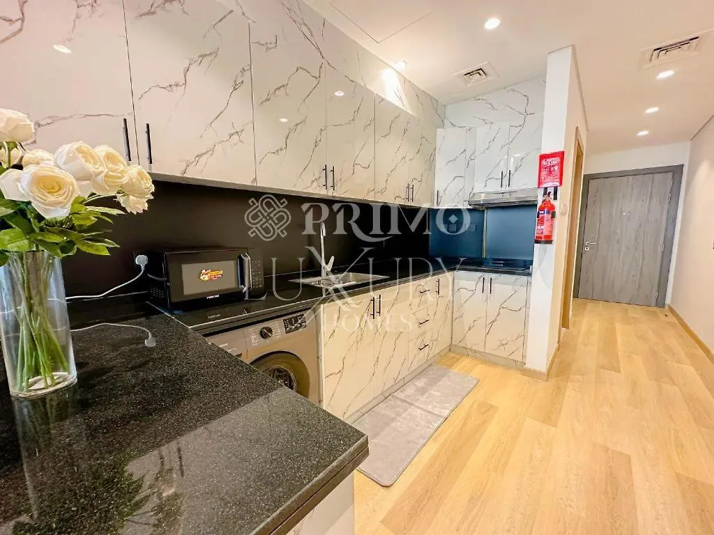 Comfy 1-Bedroom Apartment At Blue Wave - Liwan Dubai